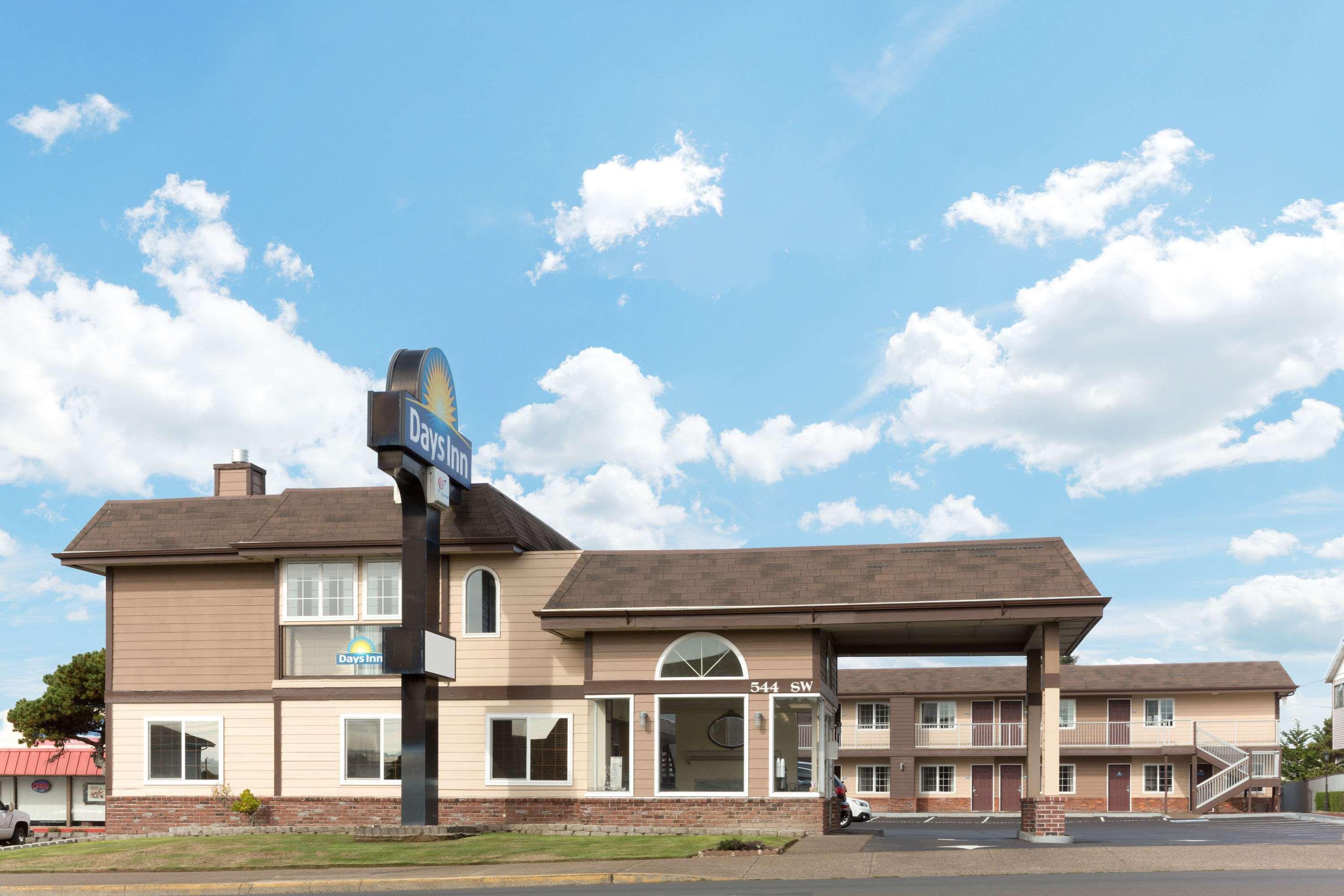 Days Inn By Wyndham Newport Or Dış mekan fotoğraf