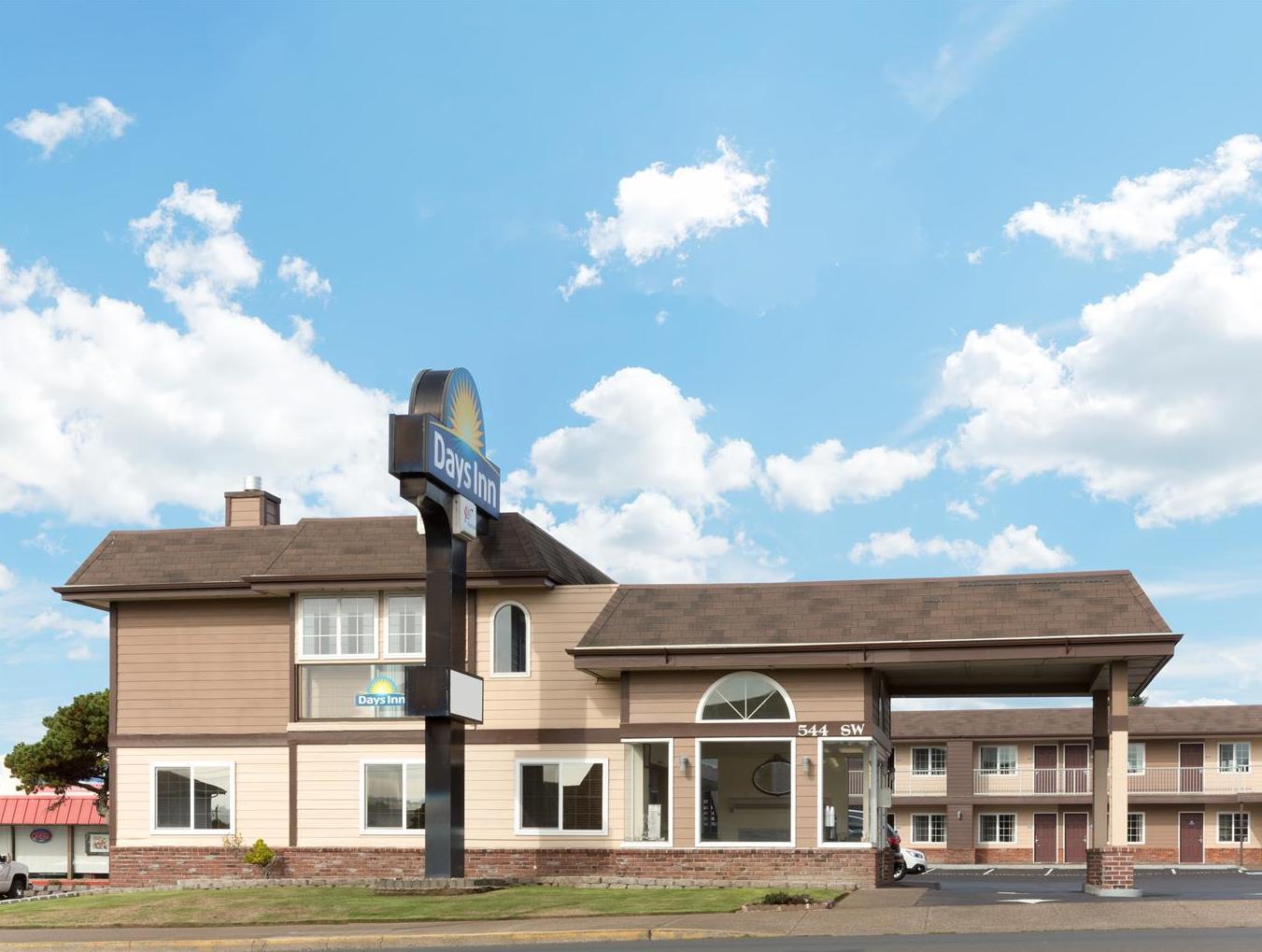 Days Inn By Wyndham Newport Or Dış mekan fotoğraf