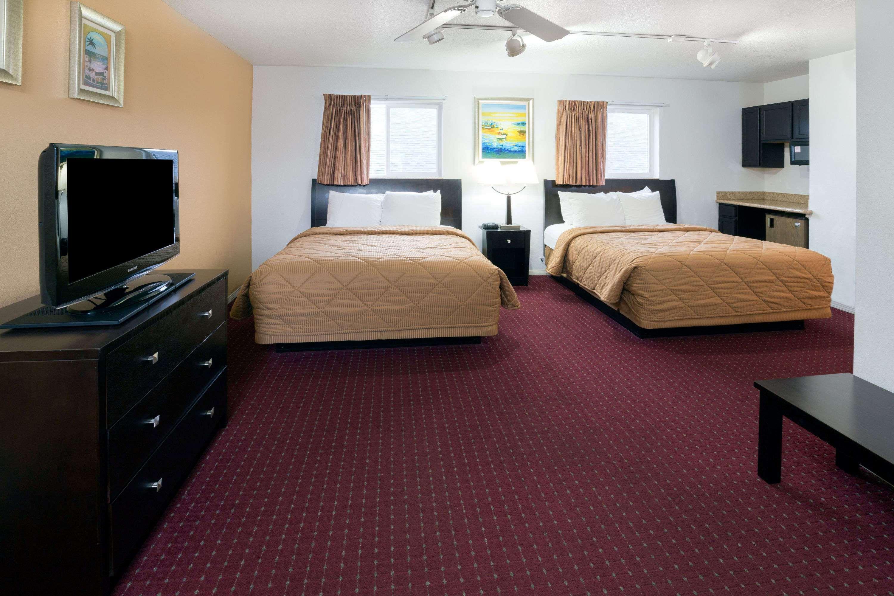 Days Inn By Wyndham Newport Or Dış mekan fotoğraf