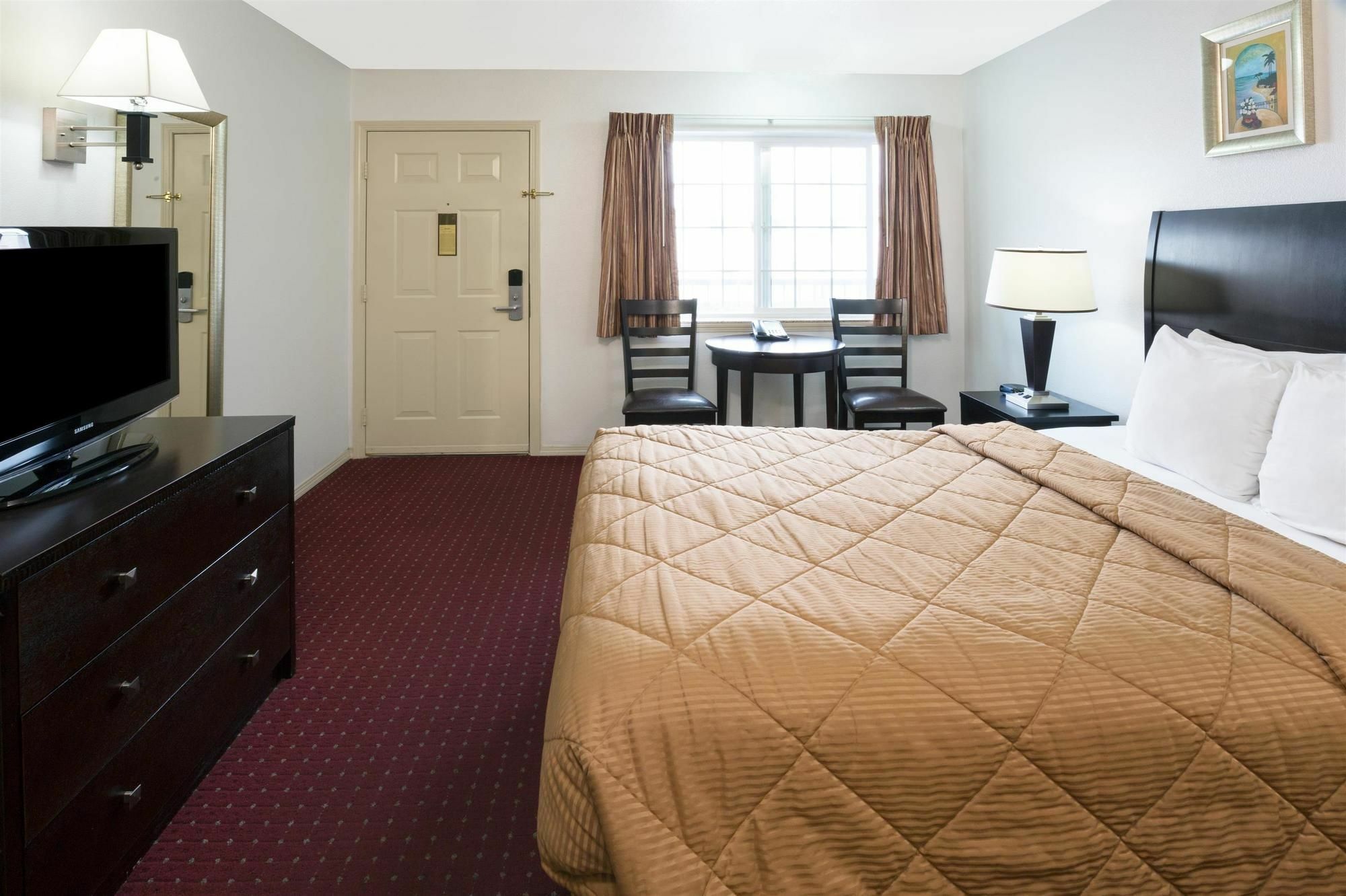 Days Inn By Wyndham Newport Or Dış mekan fotoğraf